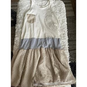 Girl and a mouse sz. 9/10 delicate, pretty sleeveless dress. Beautiful, rare